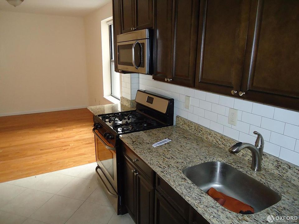 1st image of 4111 28th Ave APT 17