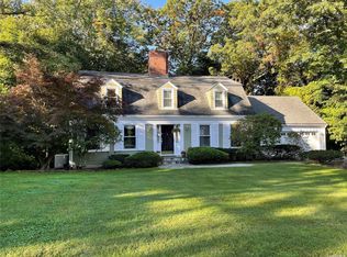 4 Milleridge Ln, Smithtown, NY 11787