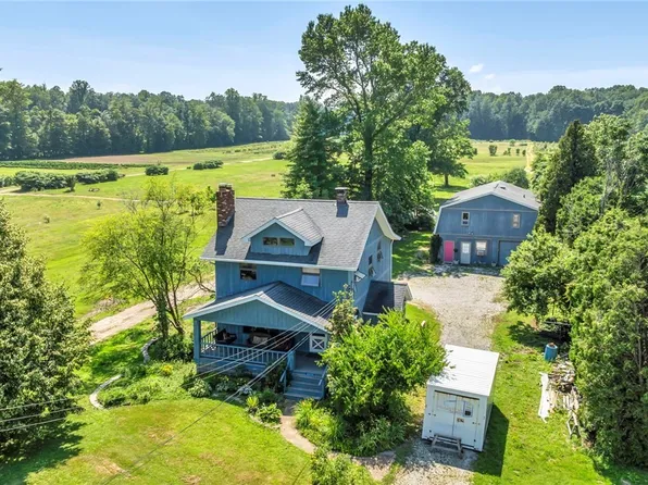 2424 Dock Rd, Madison, OH 44057