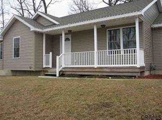 35 Country Club Dr, Rexford, NY 12148