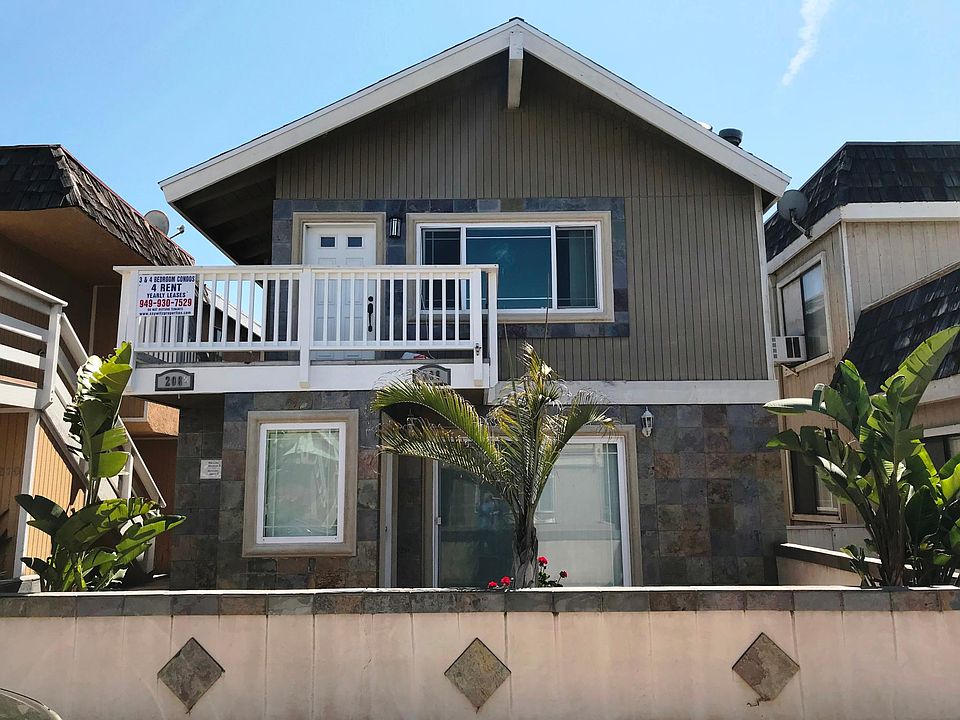 1st image of 208 Colton St