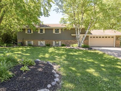 705 Fox Knoll DRIVE, Waterford, WI, 53185