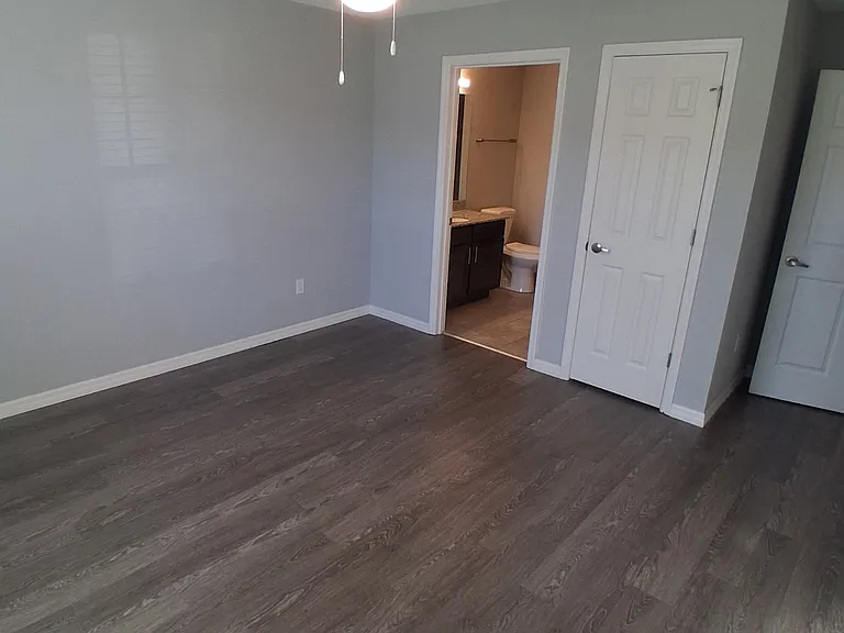Persimmon Commons — Photo 18