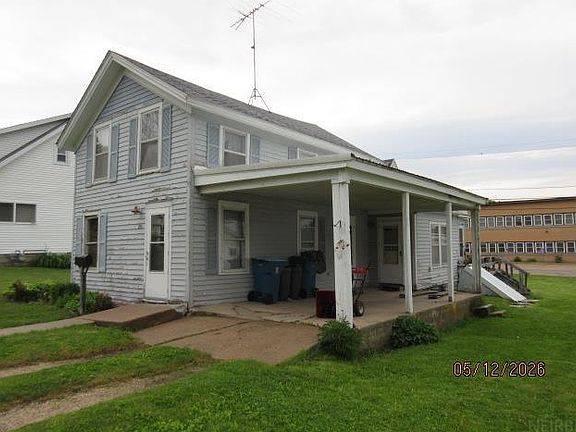 2nd image of 216 W Grand St