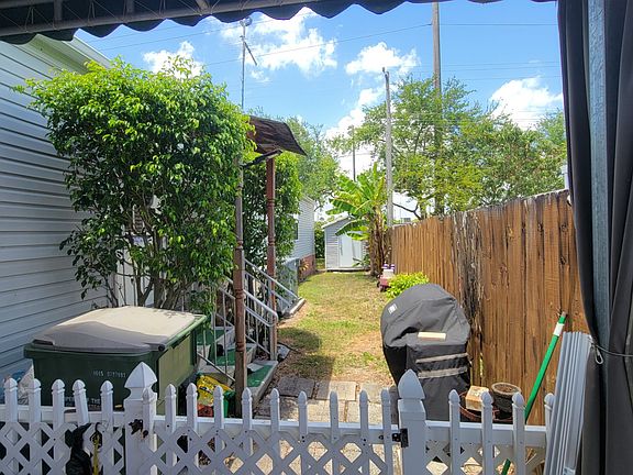4th image of 200 NE 12th Ave #15