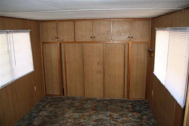 1048 W Rosamond Blvd — Photo 7