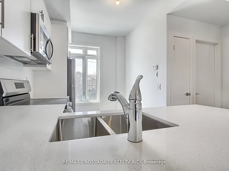 98 Bartley Dr — Photo 10