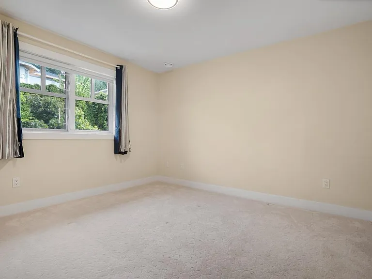 2555 Skilift Rd — Photo 14