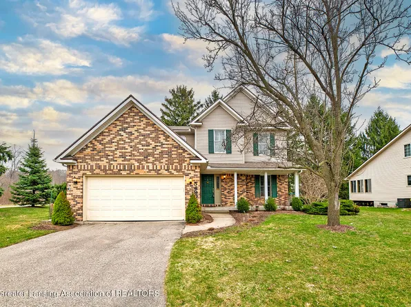 5490 Martinique Cir, East Lansing, MI 48823