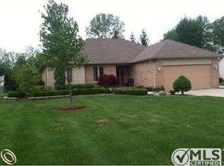 3067 Lindsay Ln, Port Huron, MI 48060