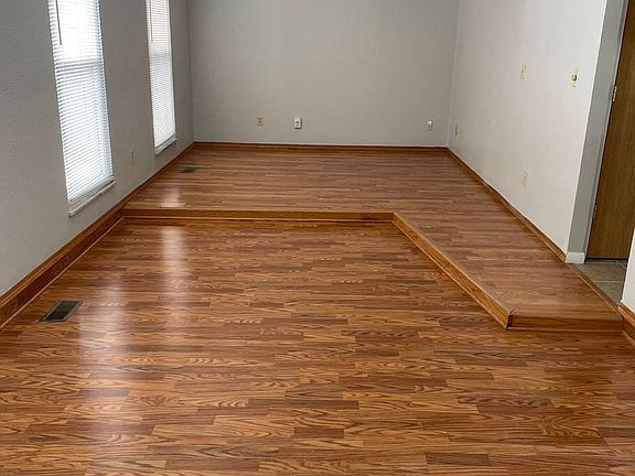 4th image of 7085 Sandalview Dr