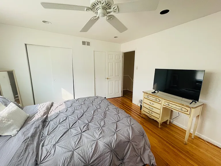 8831 Macon St — Photo 14