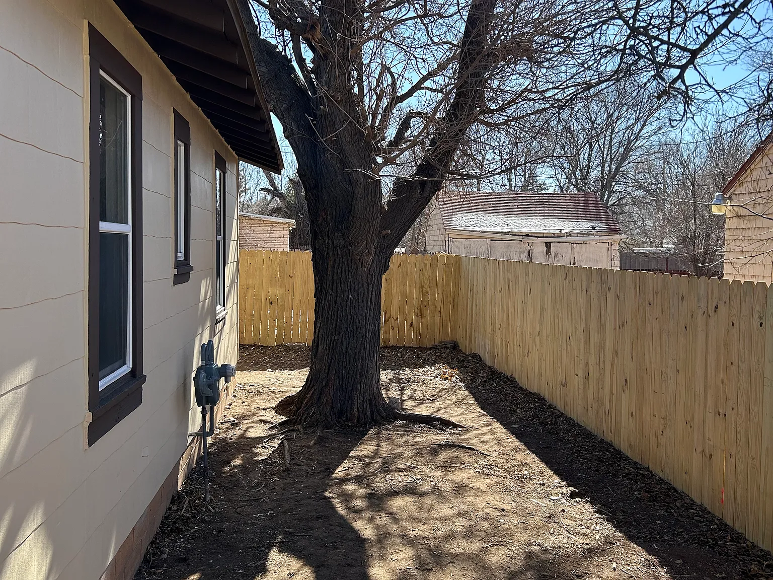 2 bedroom / 1 Bathroom Home — Photo 4
