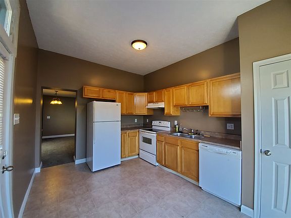 2nd image of 105 8th Ave