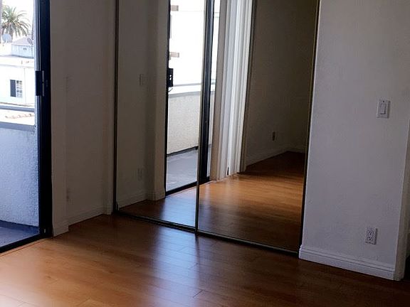 5th image of 914 S Wooster St APT 202