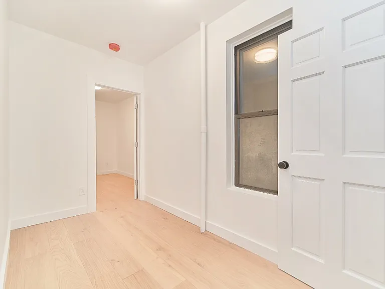 318 E 90th St #2E — Photo 7