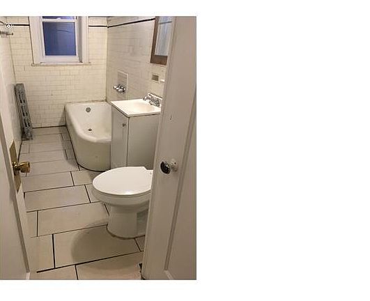 5th image of 7922 S Wood St #2N
