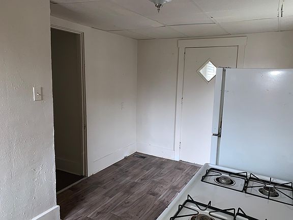 4th image of 405 3rd St #Up