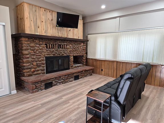5th image of 3551 Rainbow Lake Dr #A