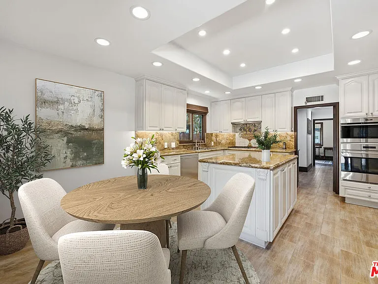 2108 San Ysidro Dr — Photo 12