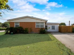 3070 Larry Dr, Dallas, TX 75228