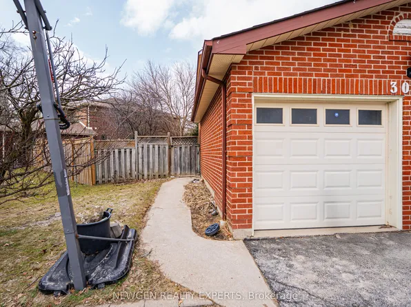 3084 Spring Creek Cres, Mississauga, ON L5N 4R7
