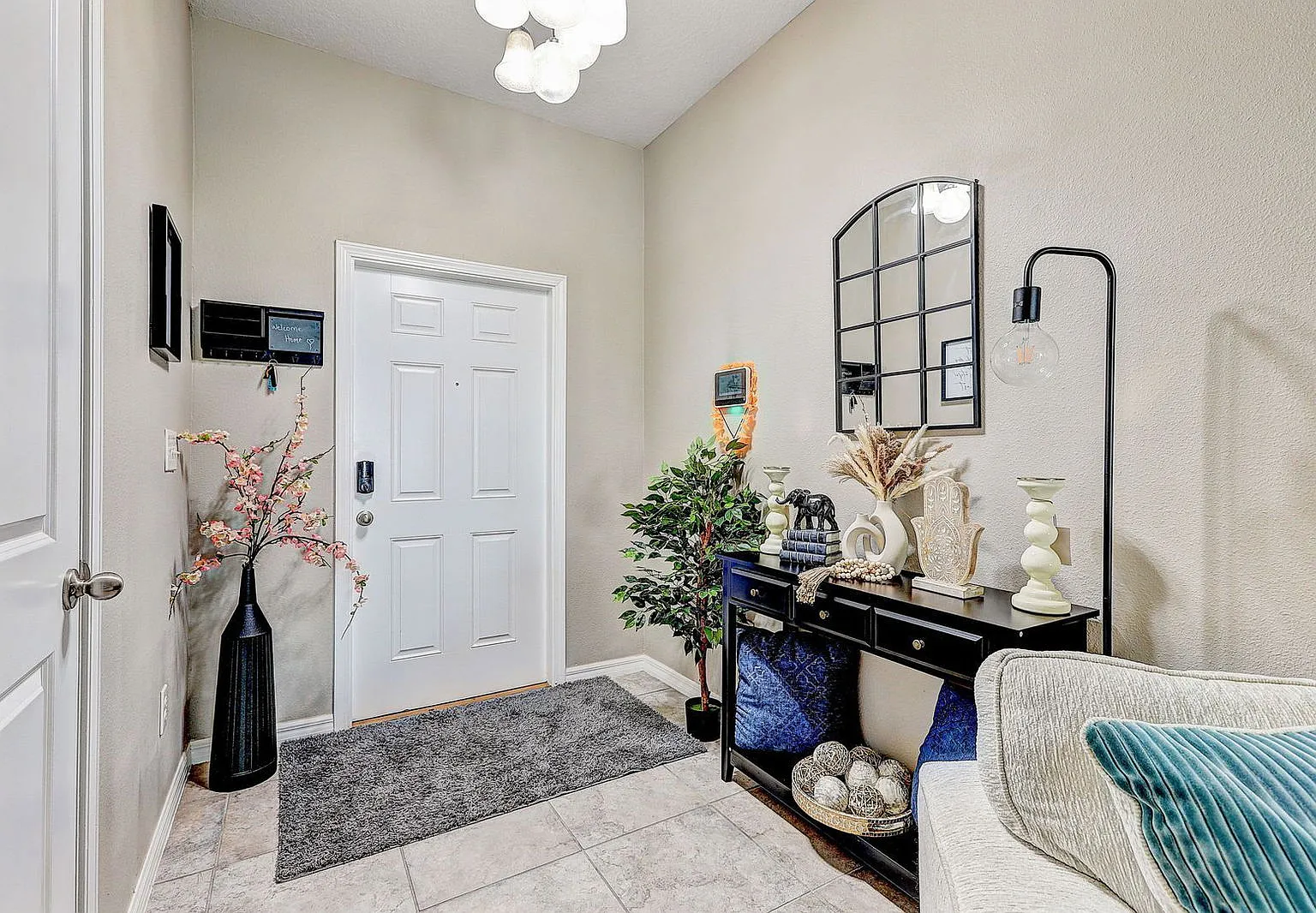 3 bed, 2.5 bath, 1668 sqft, $2,150 — Photo 4