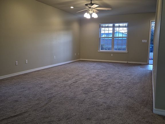 4th image of 510 W Delaware St #510