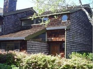 726 Harbor Rd, Alameda, CA 94502