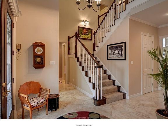 2nd image of 3120 Broadmoor Dr
