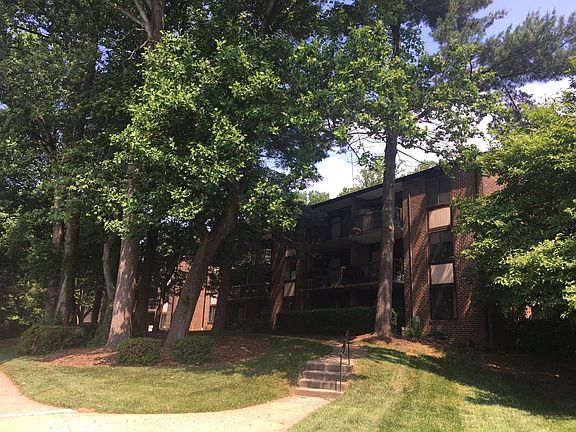 3rd image of 9717 Kings Crown Ct APT 101