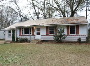 104 McHall Dr, Columbus, MS 39702