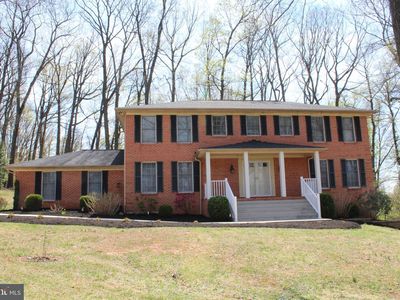 4036 Roop Rd, New Windsor, MD 21776