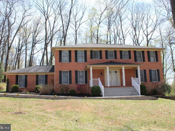 4036 Roop Rd, New Windsor, MD 21776