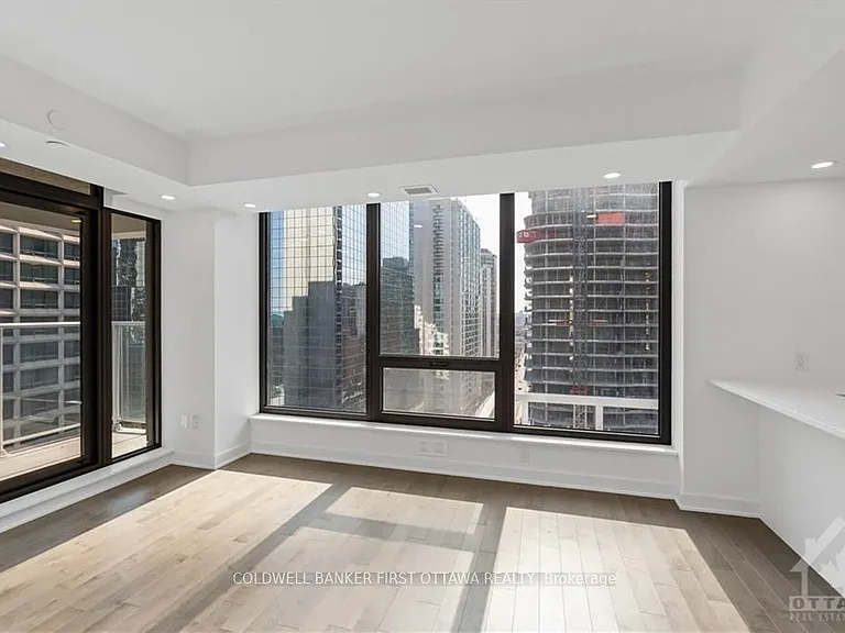 340 Queen St #1407 — Photo 13