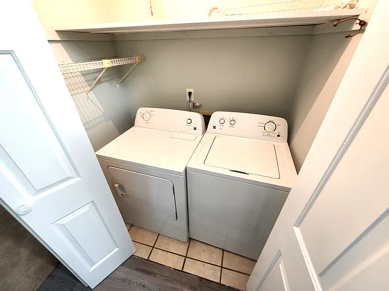 2000 Water Oak Dr #1-A — Photo 19