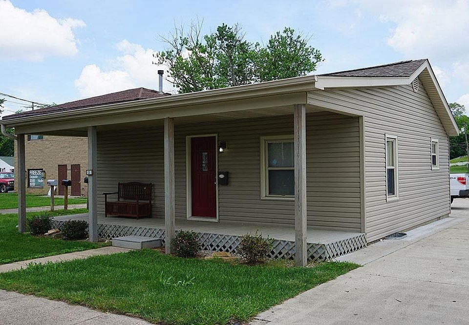 1st image of 130 E Forest Ave