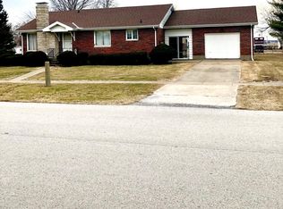 219 N Fair St, Mendon, IL 62351