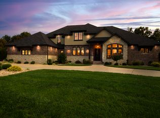 6004 Merion Dr, Nixa, MO 65714