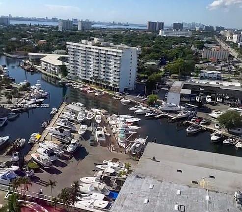 3rd image of 13499 Biscayne Blvd APT 902