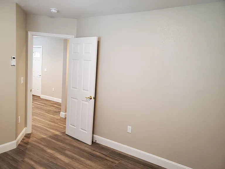 406 Fensalir Ave — Photo 6