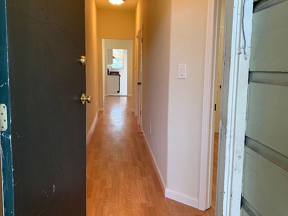 4th image of 18 Woodward St #18