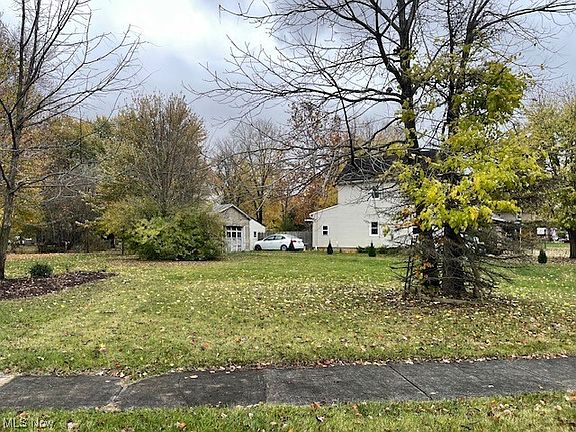 3rd image of 142 Wheeling Ave