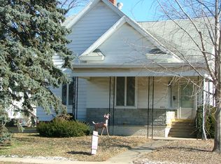 421 N Broad St, Carlinville, IL