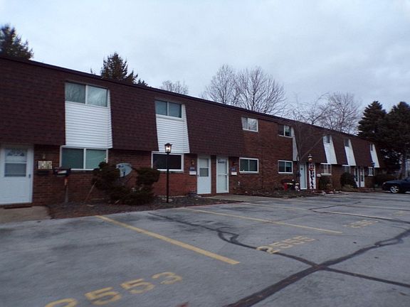 3rd image of 2555 Shakespeare Ln