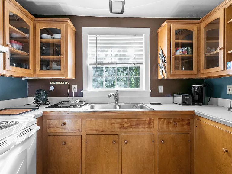 26 Perry St #1 — Photo 16