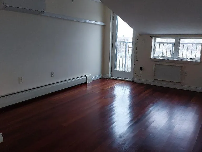2388 Ocean Ave — Photo 5