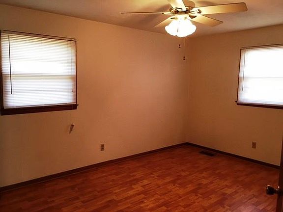 2nd image of 2909 Fairmont Blvd