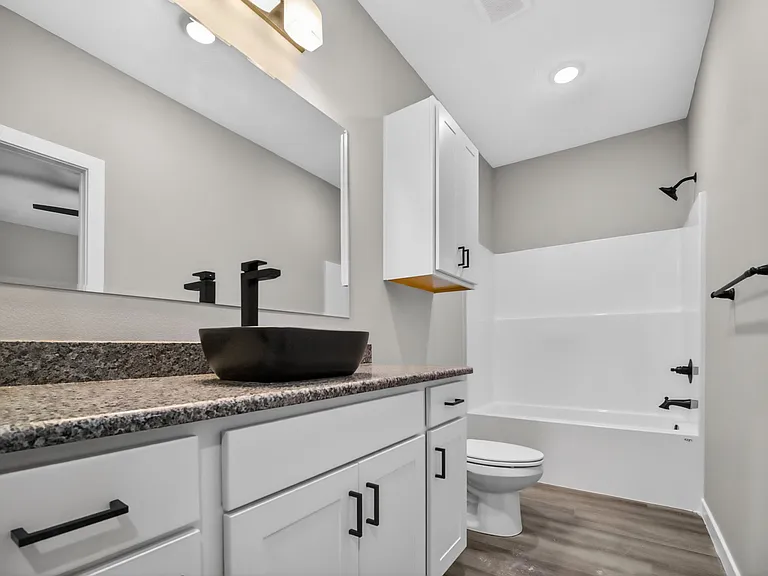42 Whitley Ln — Photo 5
