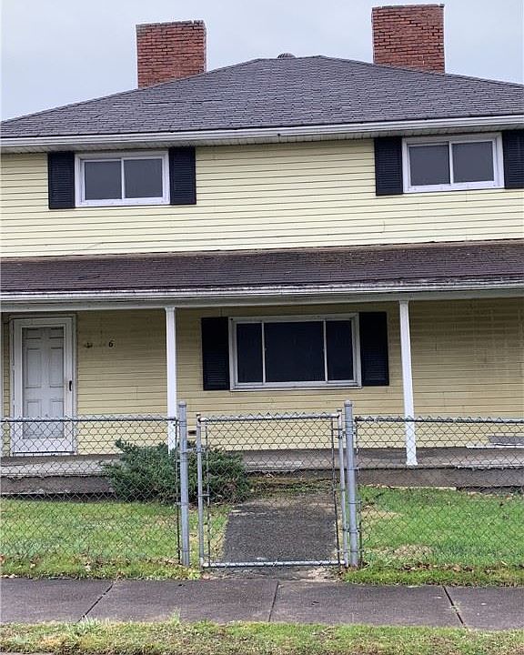2nd image of 116 E 2nd St